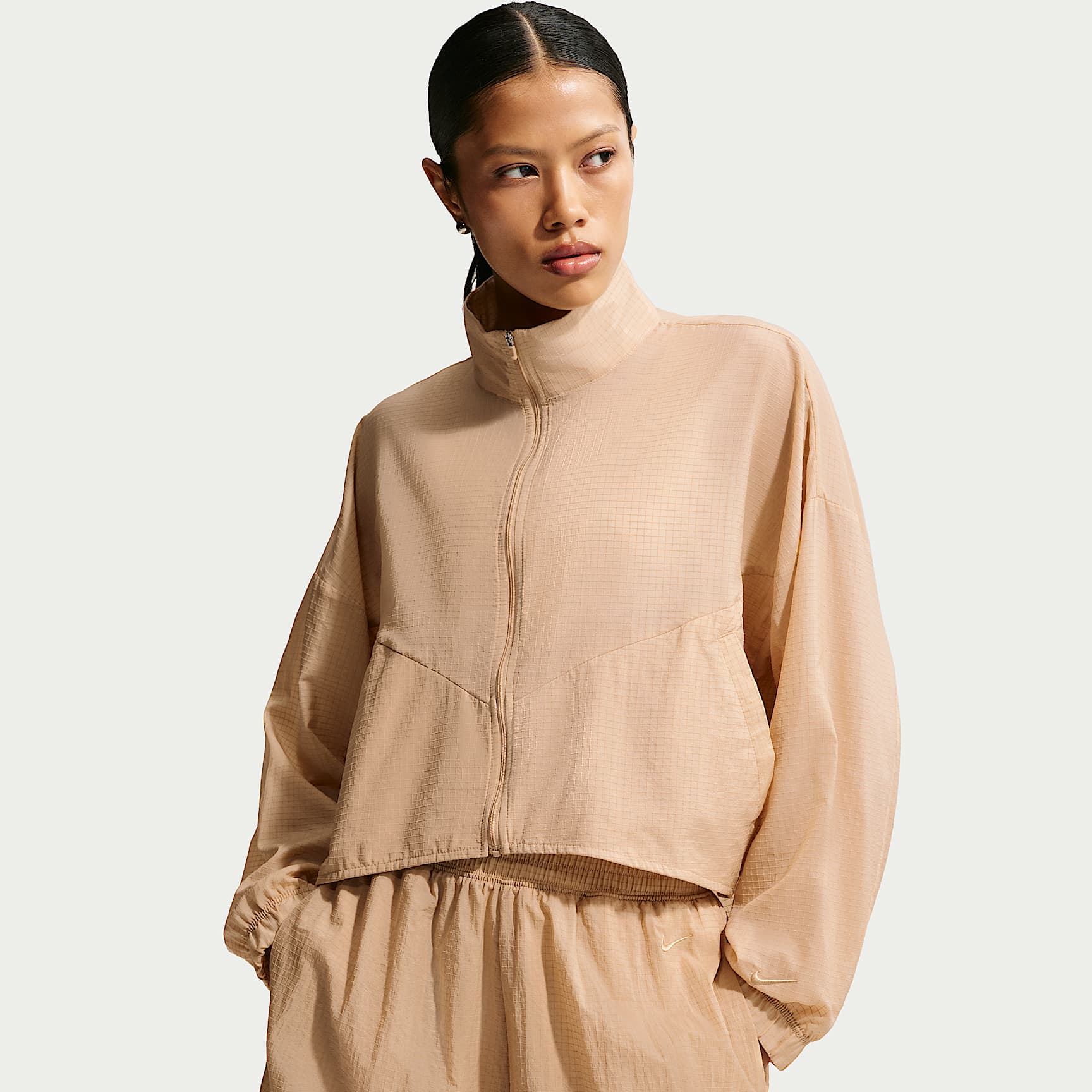 Nike Sportswear Women's Oversized Lightweight Ripstop Jacket. Nike CA